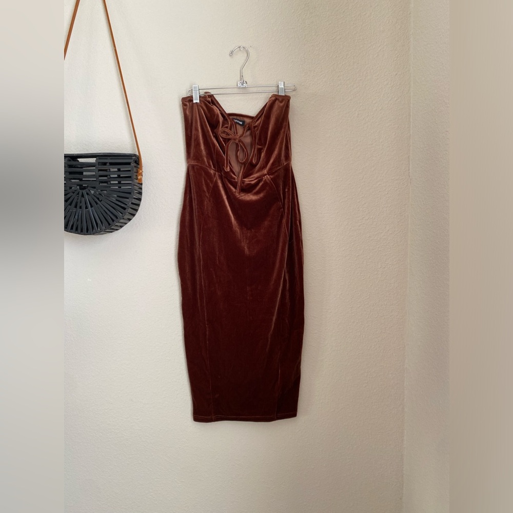 PrettyLittleThing Brown V Neck Velour Corset Cocktail Dress, Size 8